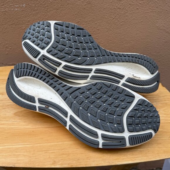 Nike Air Zoom Pegasus 37, size 12 - Picture 6 of 7